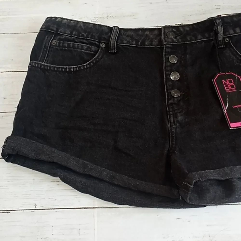 Juniors Low-Rise-Button Front Shorts - Picture 5 of 9